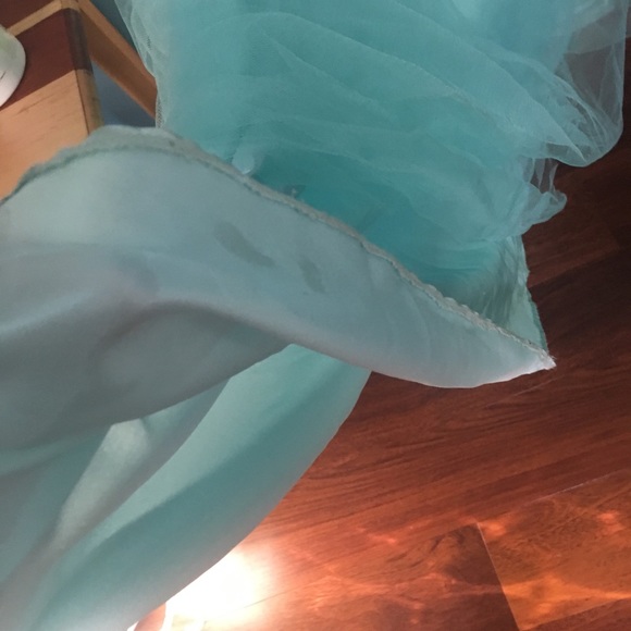 Beautiful Size 18 Gown/prom dress - Picture 4 of 6